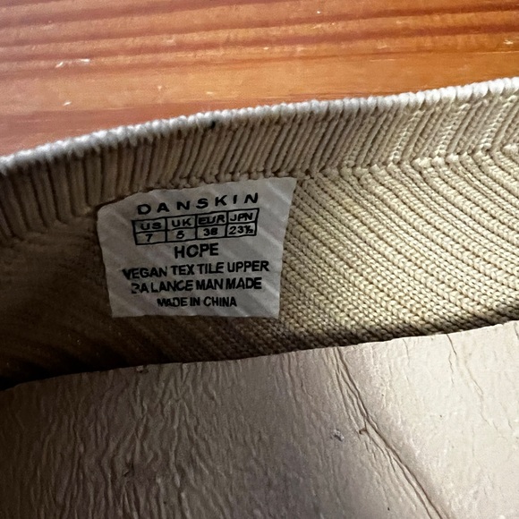 Danskin Cream Elastic Ribbed Ballet Flats - Picture 5 of 9